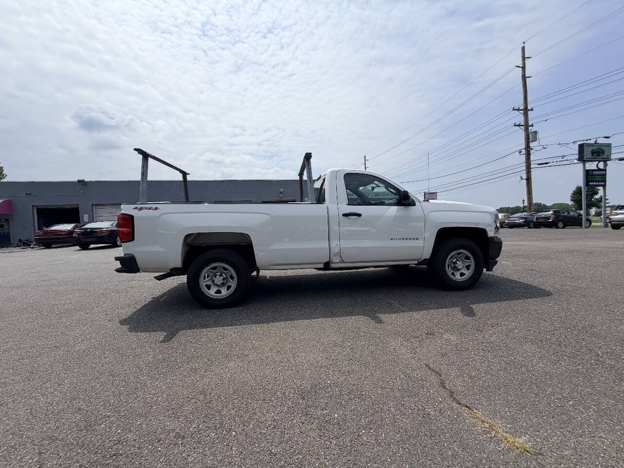 Used 2017 Chevrolet Silverado 1500 W/T w/ Trailering Package AWD/4WD image 17