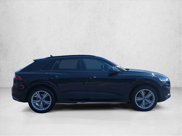 Used 2022 Audi Q8 Premium image 4