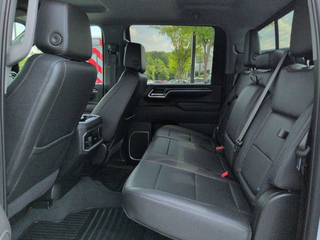 Used 2025 Chevrolet Silverado 3500 LTZ w/ LTZ Convenience Package AWD/4WD image 17
