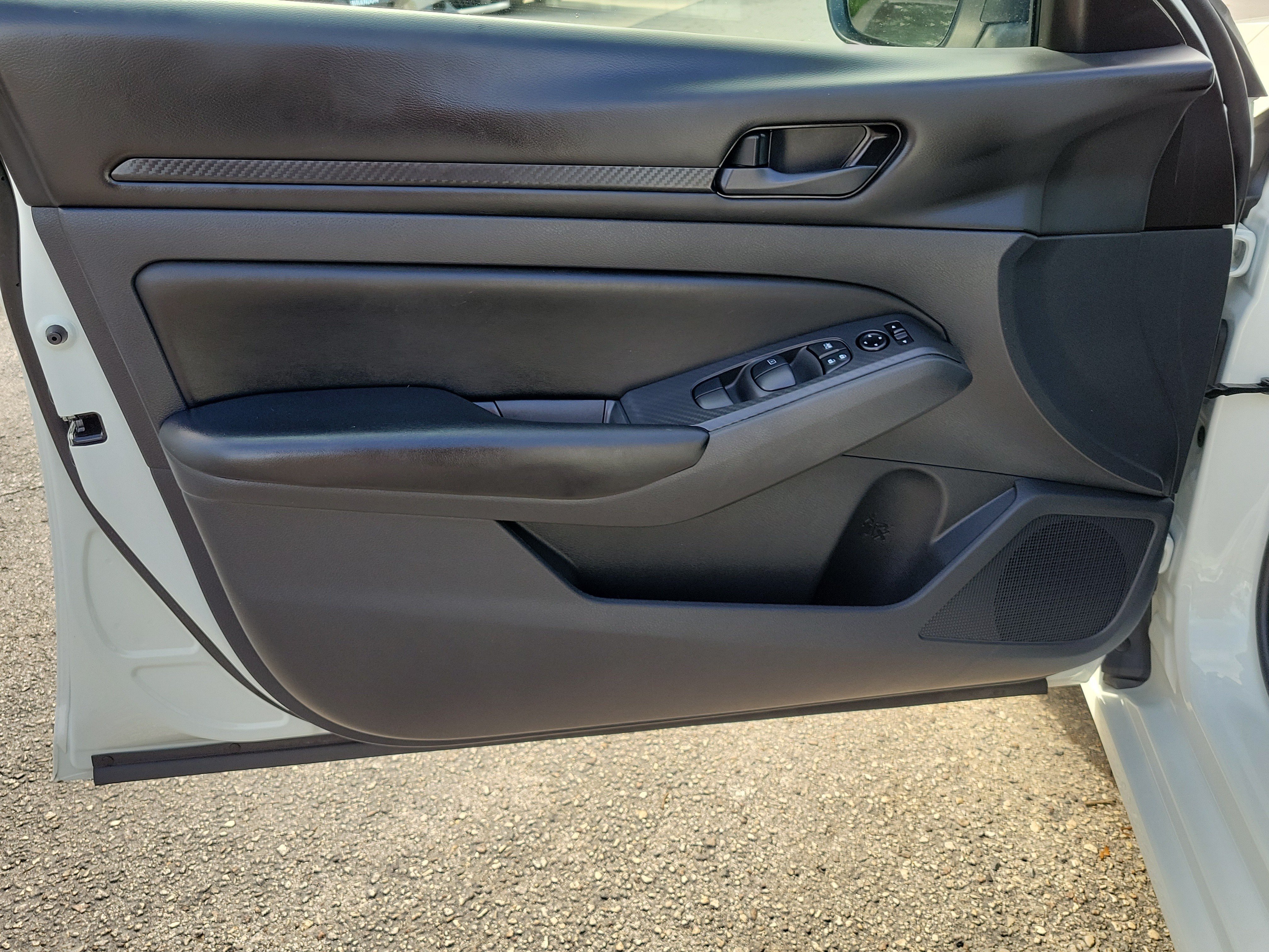 Certified 2025 Nissan Altima 2.5 S FWD image 16