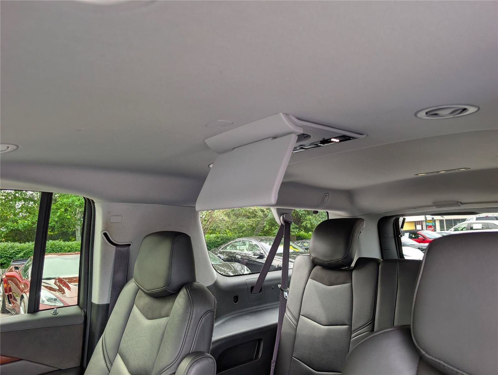 Used 2016 Cadillac Escalade ESV Premium AWD/4WD image 18