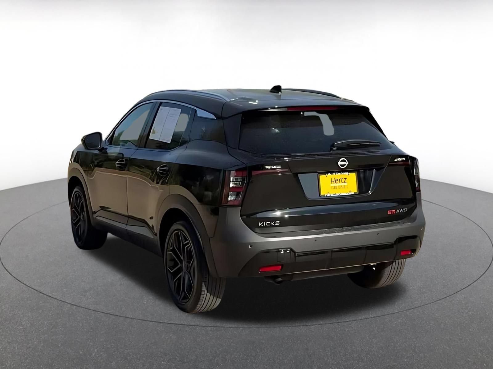 Used 2026 Nissan Kicks SR AWD/4WD image 10