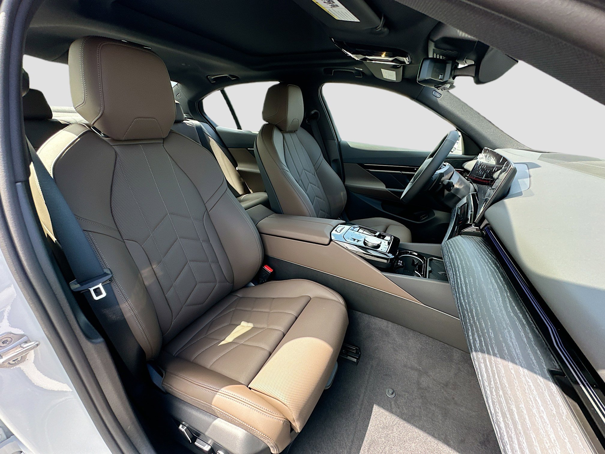 New 2026 BMW 530i w/ Premium Package image 24