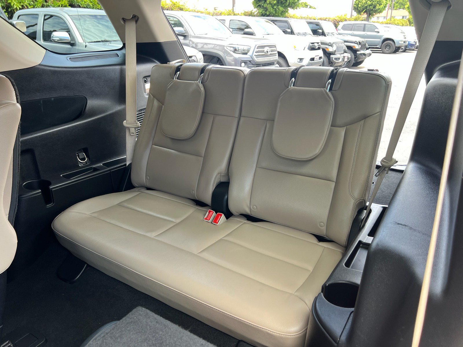 Used 2020 Ford Explorer XLT w/ Equipment Group 202A RWD image 34