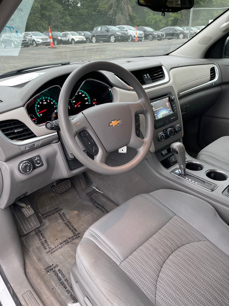 Used 2017 Chevrolet Traverse LS FWD image 9