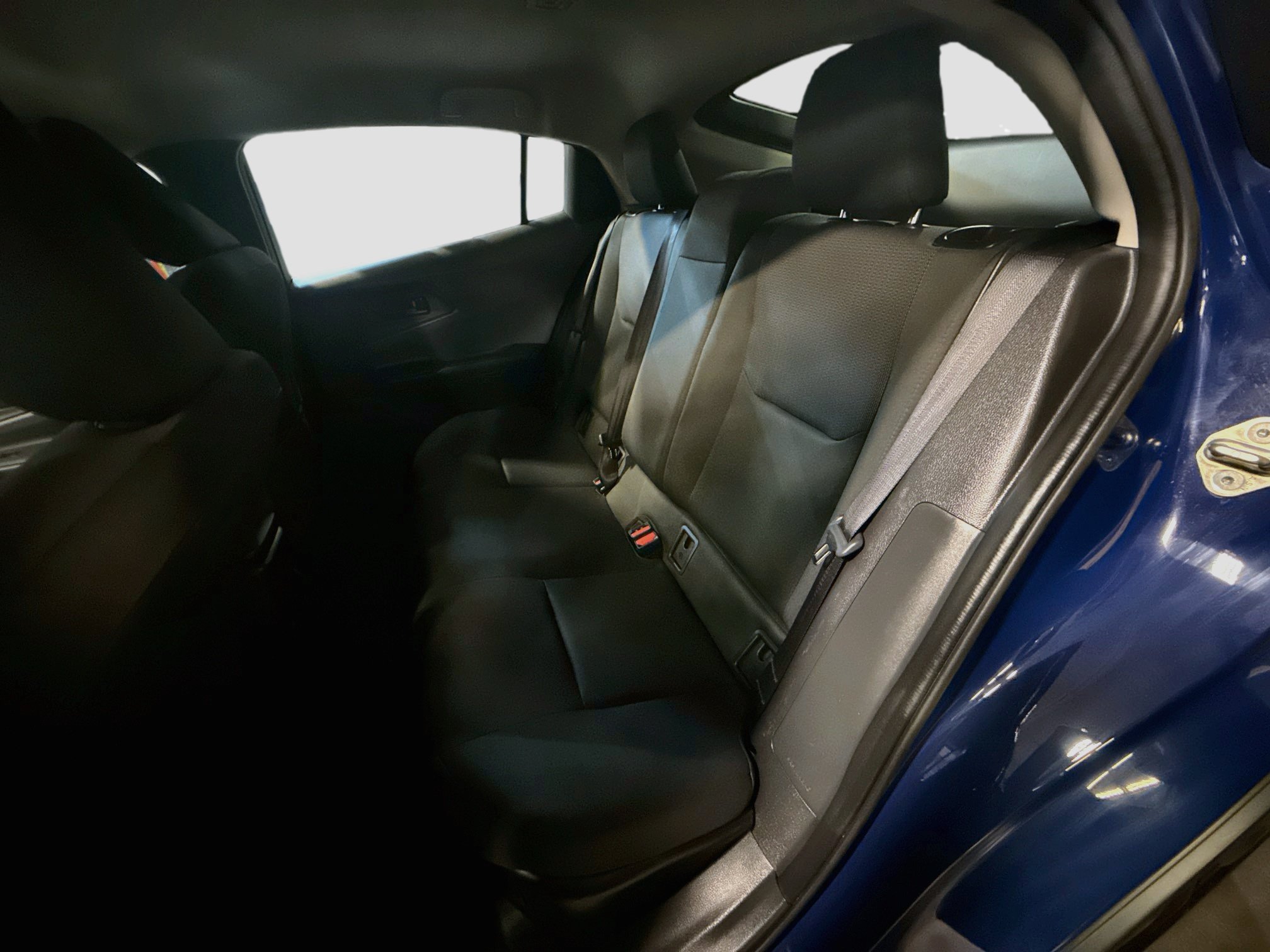 Used 2025 Toyota Prius LE FWD image 28