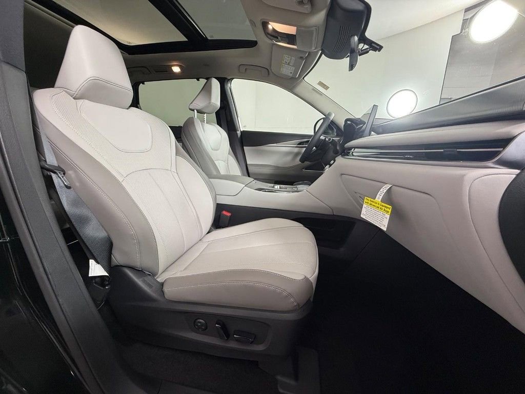 Certified 2026 INFINITI QX60 Luxe w/ Cargo Package AWD/4WD image 16