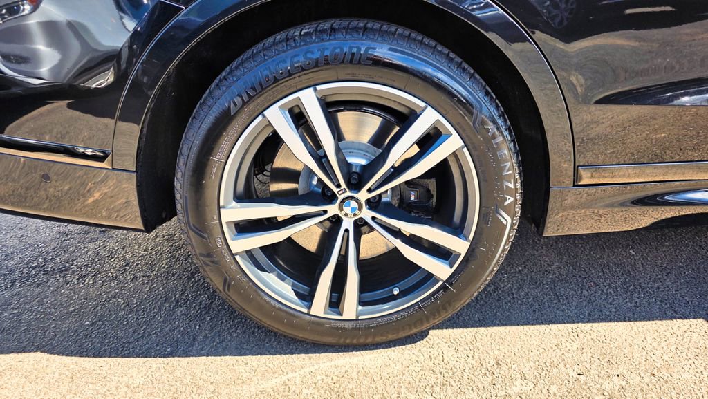 Used 2021 BMW X7 M50i w/ Dynamic Handling Package image 57