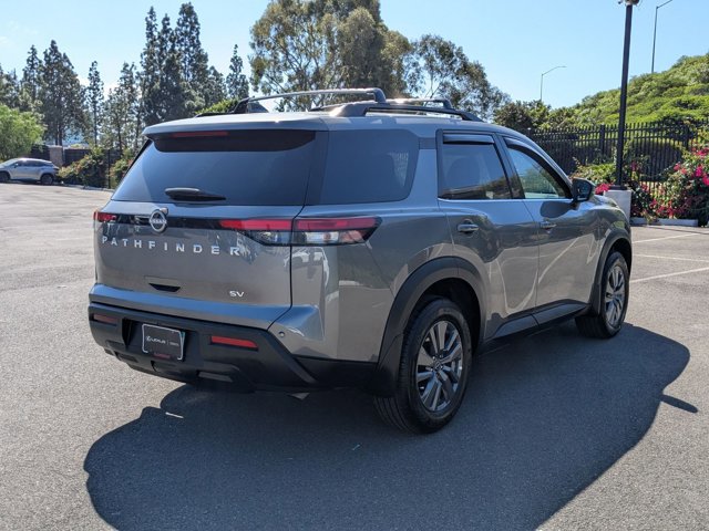 Used 2024 Nissan Pathfinder SV image 5