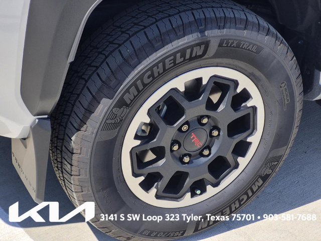 Used 2025 Toyota 4Runner TRD Off-Road Premium AWD/4WD image 7