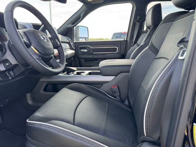New 2026 RAM 2500 Laramie AWD/4WD image 9
