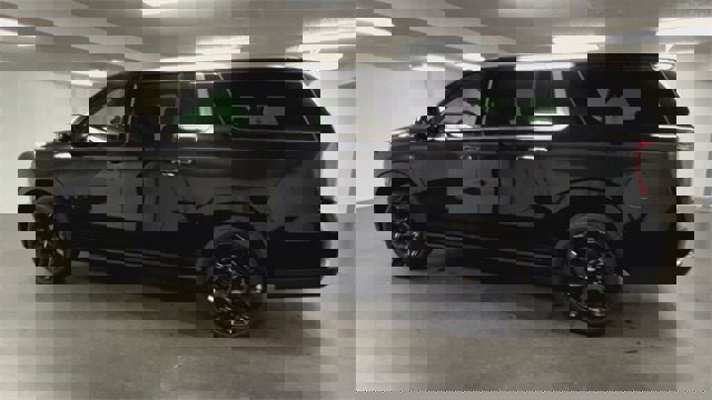 Certified 2025 Chevrolet Suburban High Country image 6