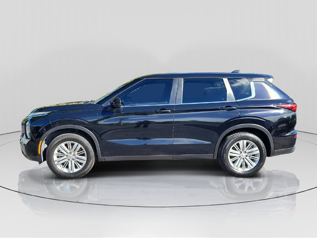 Used 2023 Mitsubishi Outlander ES FWD image 4