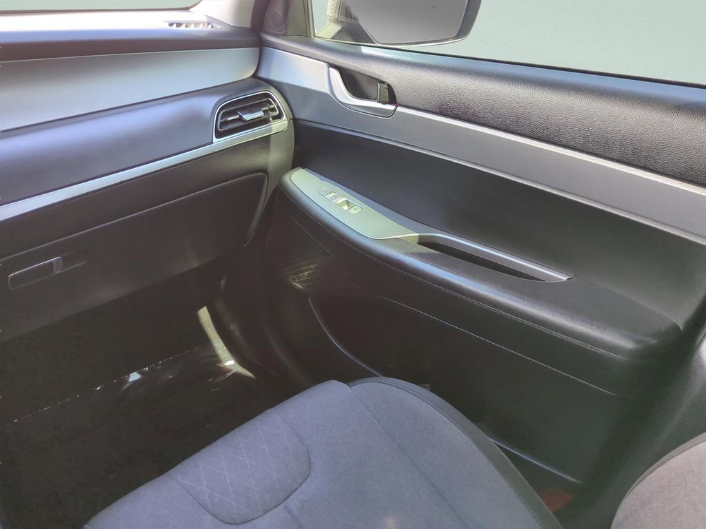 Used 2020 Hyundai Palisade SE image 17