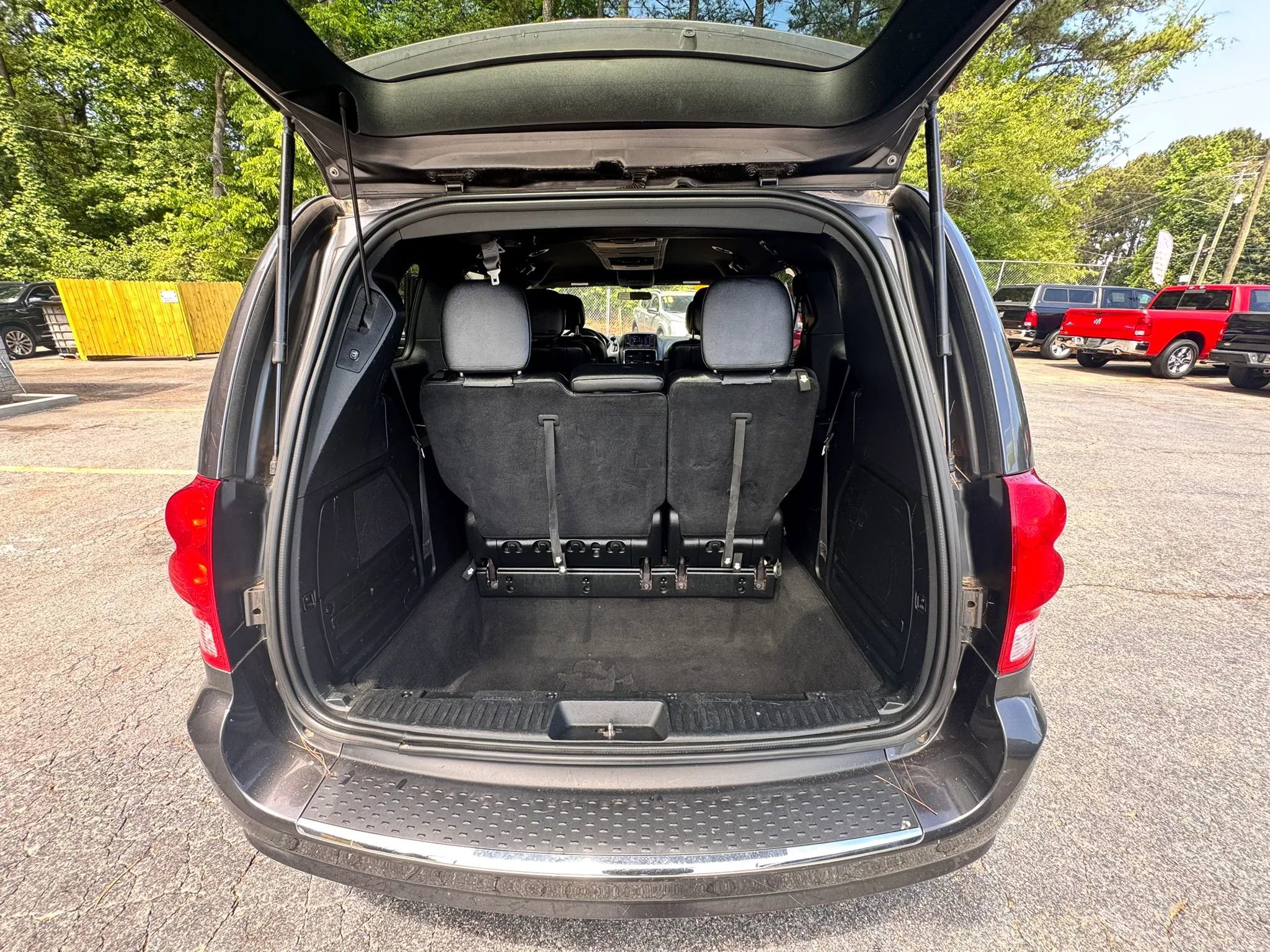 Used 2018 Dodge Grand Caravan GT FWD image 23