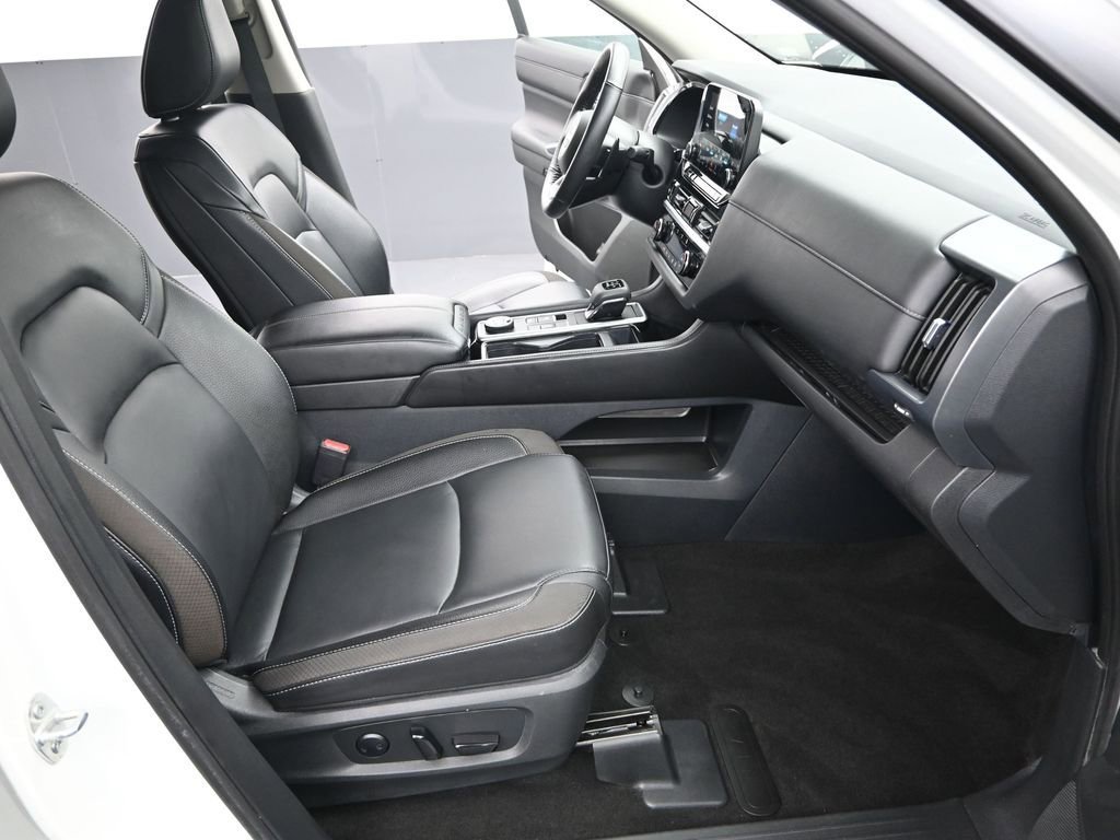 Used 2024 Nissan Pathfinder SL image 24
