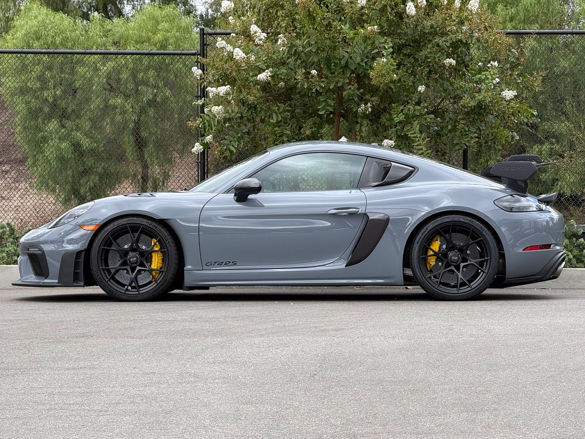 Certified 2024 Porsche 718 Cayman GT4 RS RWD image 2