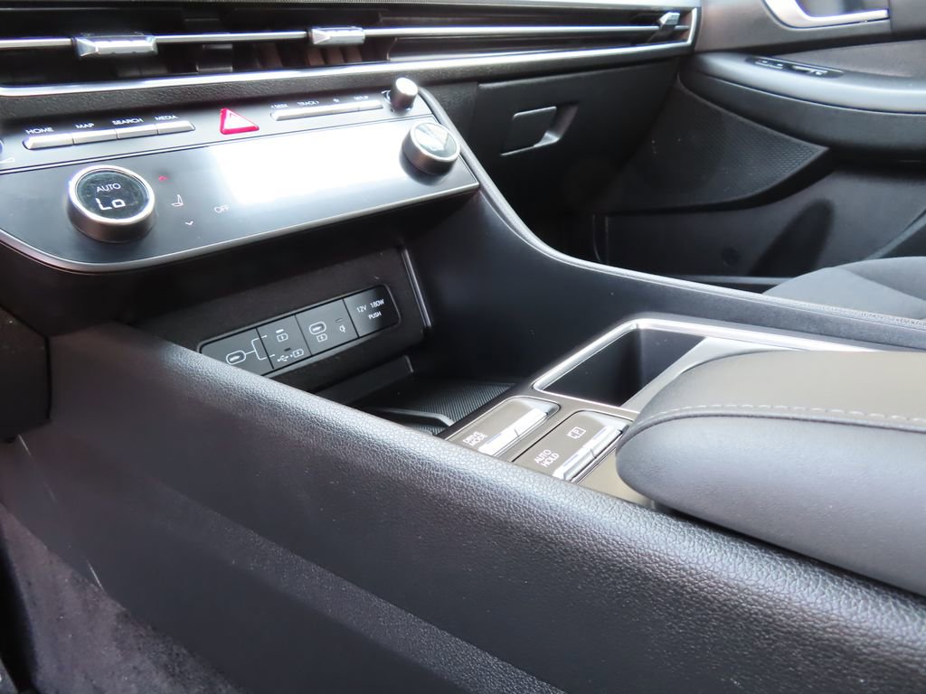 Used 2024 Hyundai Sonata SEL w/ Convenience Package image 17