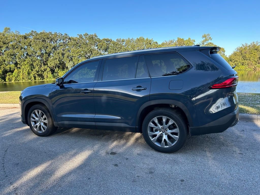 Used 2024 Toyota Grand Highlander Limited image 3