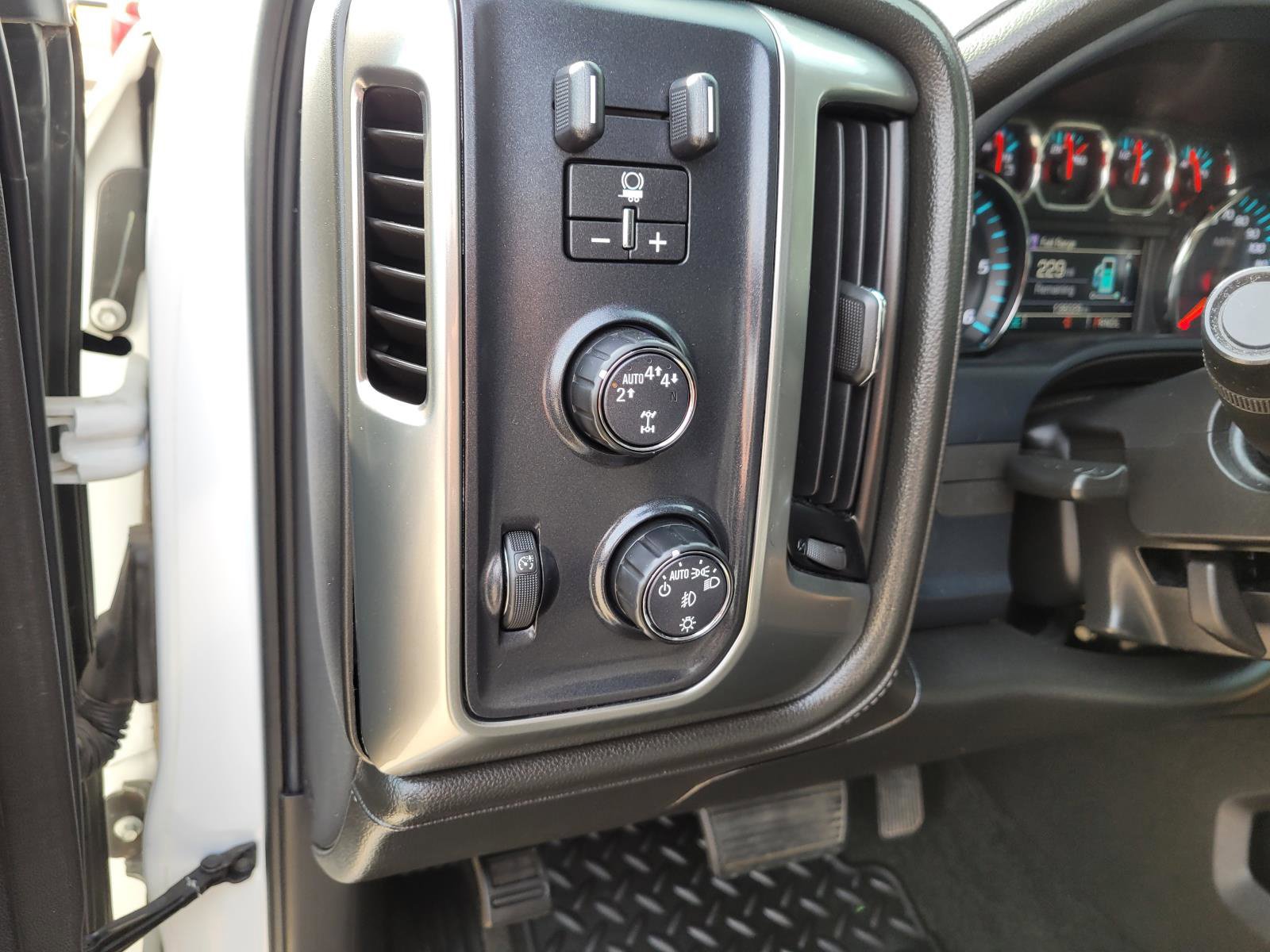 Used 2018 Chevrolet Silverado 1500 LTZ w/ Texas Edition AWD/4WD image 25