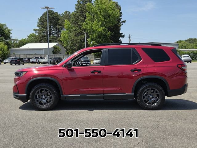 Used 2025 Honda Pilot TrailSport image 2