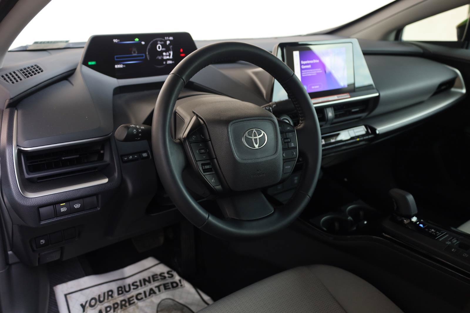 Used 2024 Toyota Prius LE FWD image 15