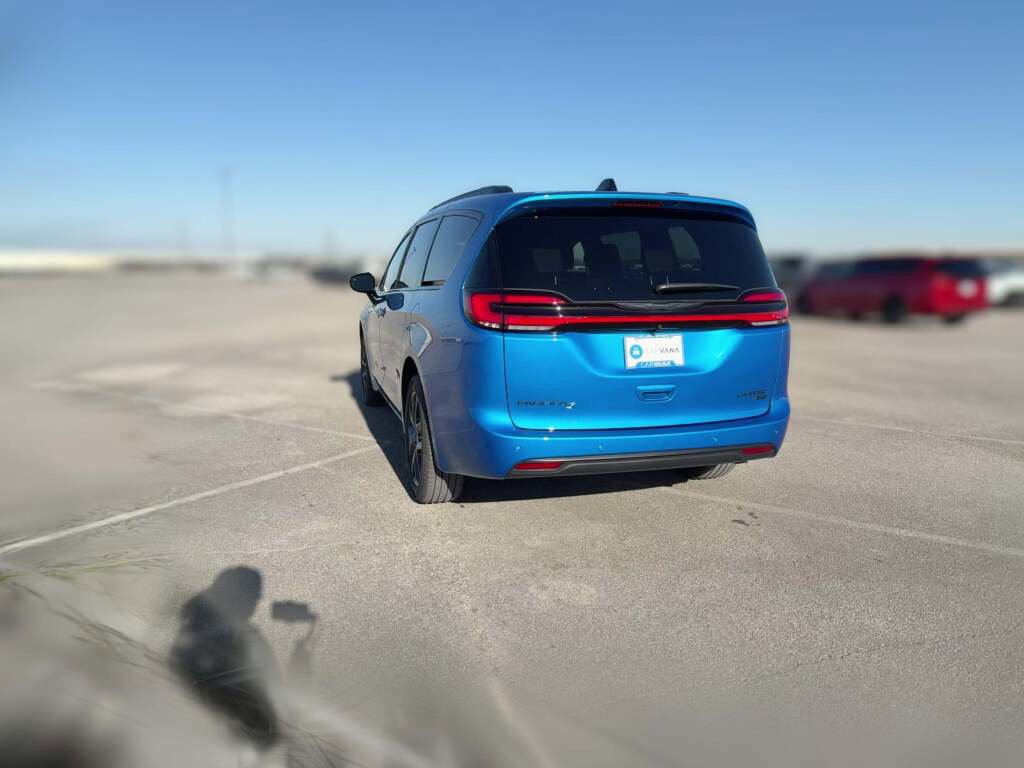 New 2026 Chrysler Pacifica Limited w/ S Appearance Package image 9