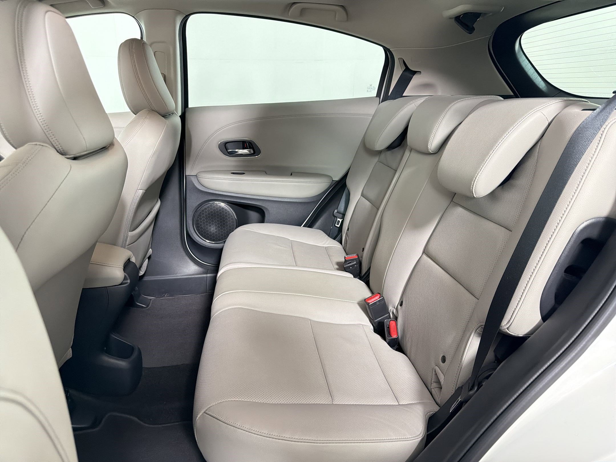 Used 2021 Honda HR-V EX-L image 12