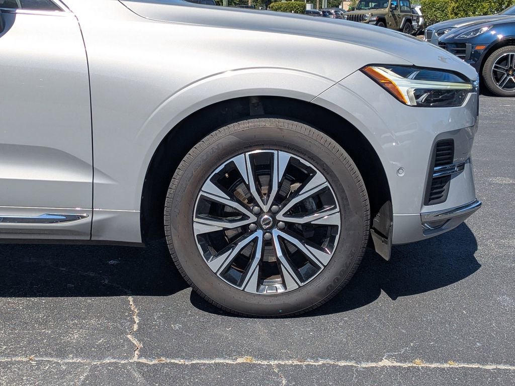 Used 2023 Volvo XC60 B5 Plus AWD/4WD image 12