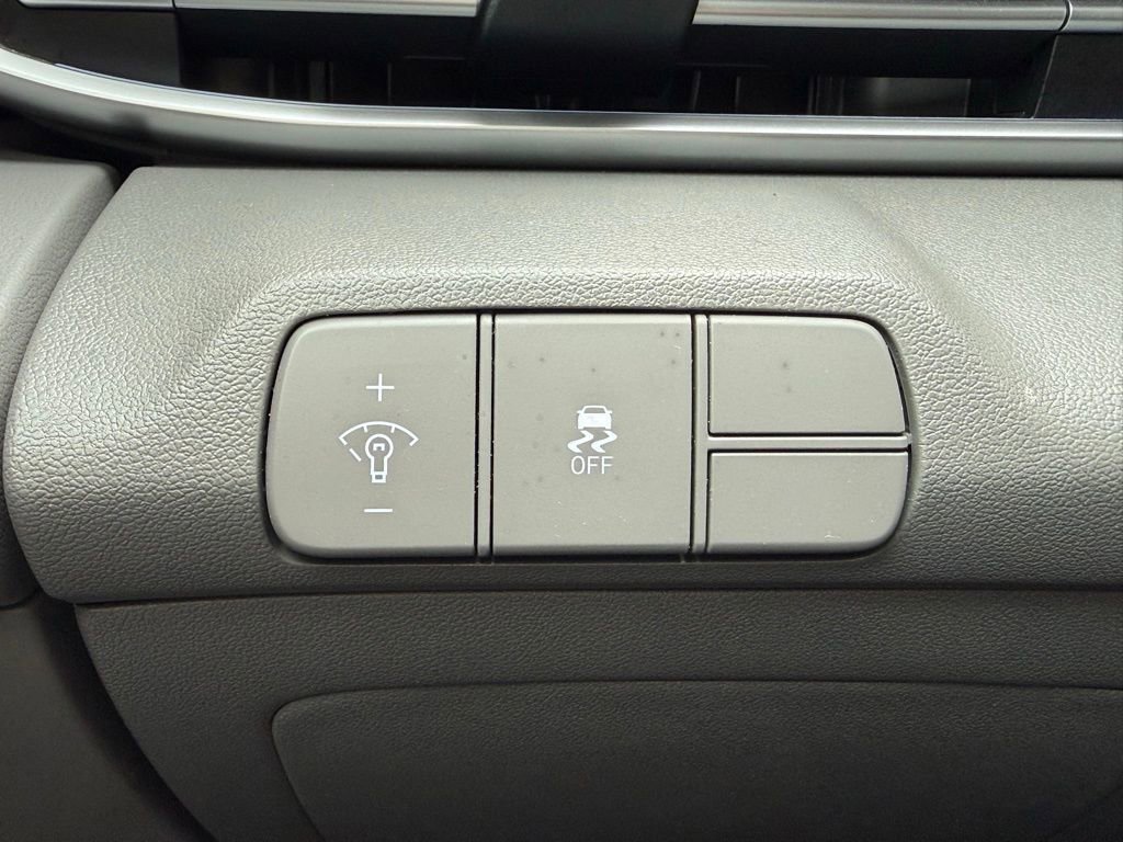 Certified 2024 Hyundai Elantra SEL w/ Convenience Package FWD image 27