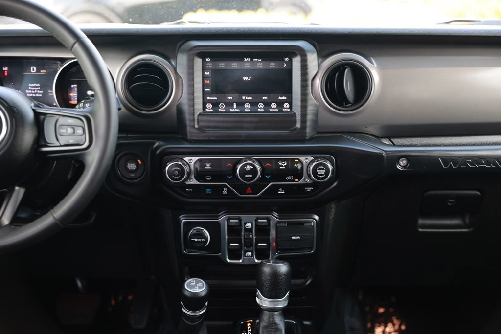Used 2023 Jeep Wrangler Unlimited AWD/4WD image 28