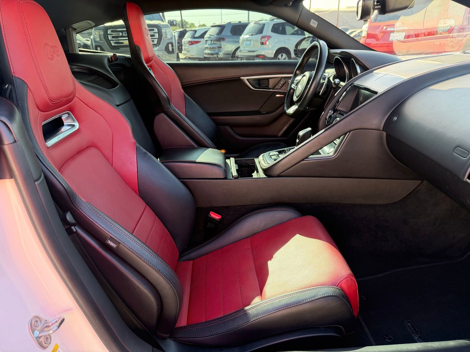 Used 2018 Jaguar F-TYPE R image 22
