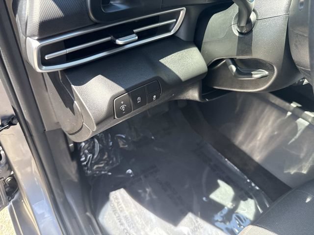 Certified 2026 Hyundai Elantra SE FWD image 17