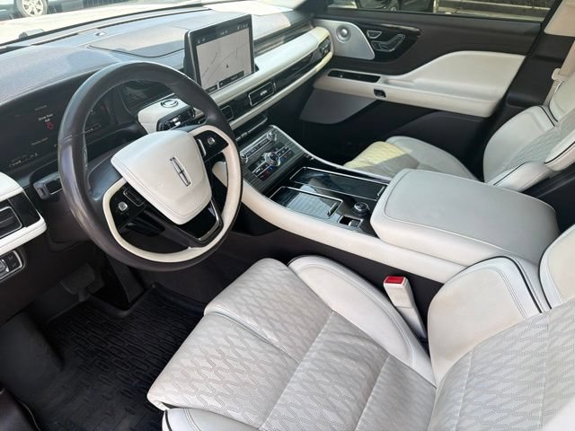 Used 2022 Lincoln Aviator Black Label w/ Dynamic Handling Package AWD/4WD image 13