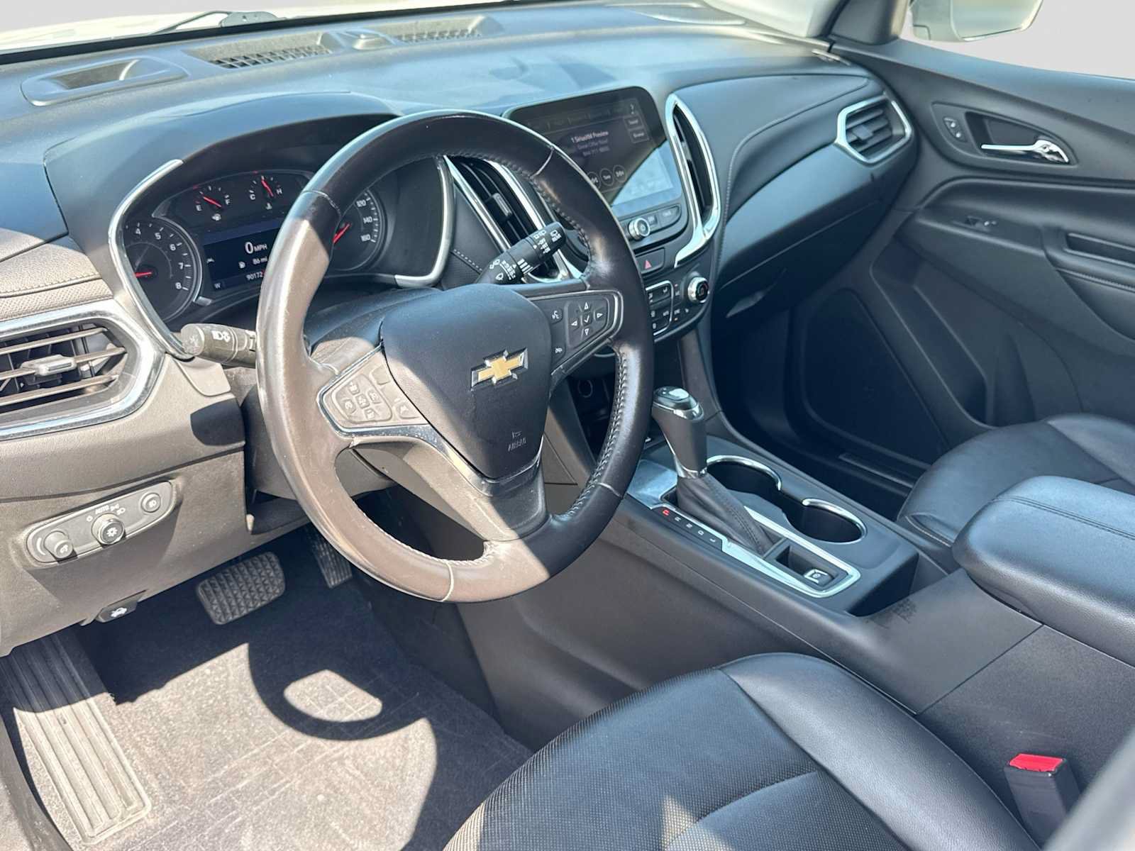 Used 2020 Chevrolet Equinox Premier w/ Premier Redline Edition FWD image 2
