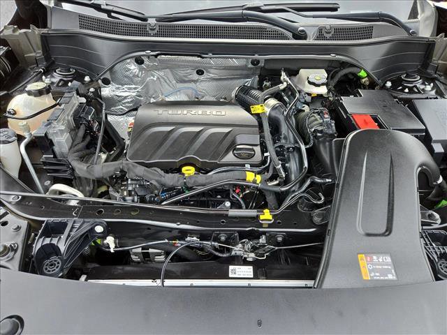 Used 2025 Chevrolet Trax LT w/ Sunroof Package image 22