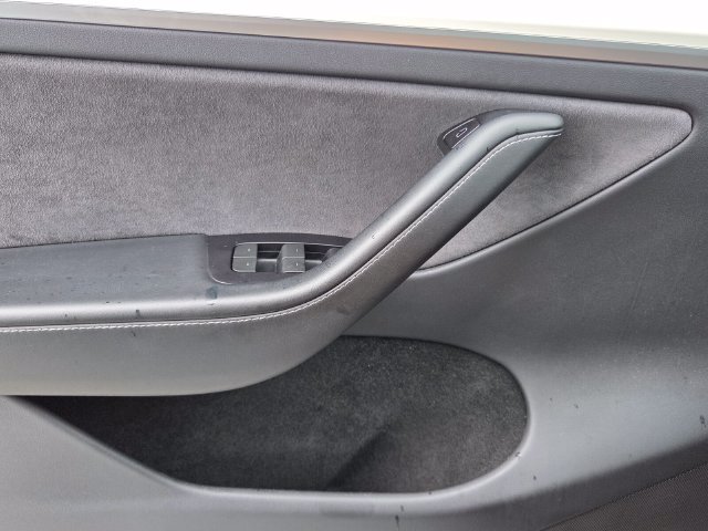 Used 2023 Tesla Model Y Long Range AWD/4WD image 25