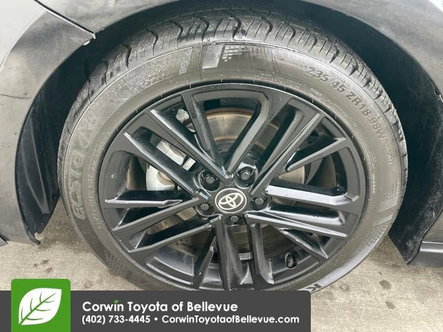 Used 2025 Toyota Camry SE image 14