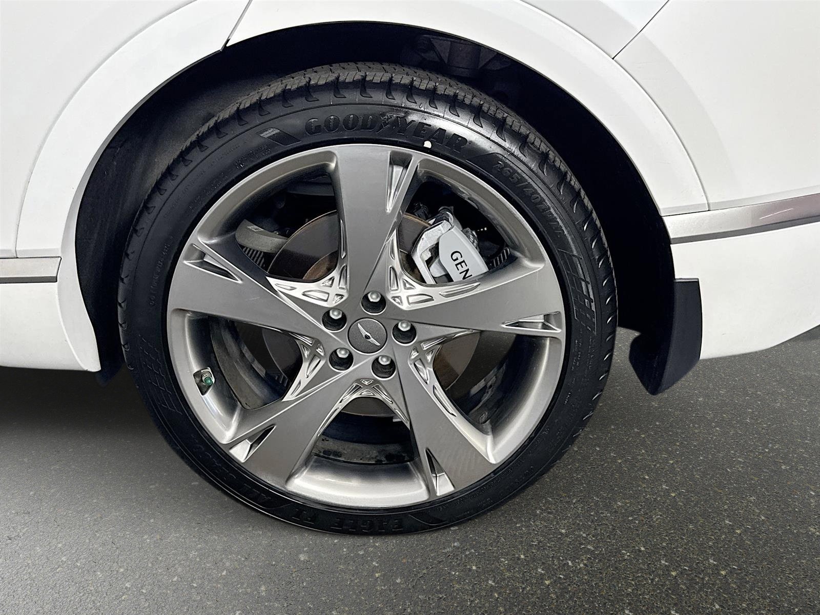 Certified 2023 Genesis GV80 3.5T w/ Prestige Matte Package image 33