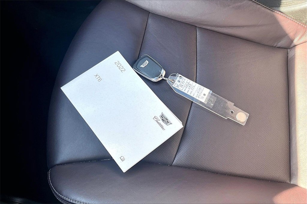 Used 2022 Cadillac XT6 Premium Luxury w/ Technology Package image 36