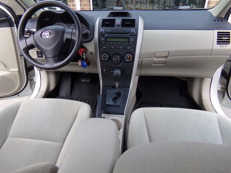 Used 2012 Toyota Corolla L image 23