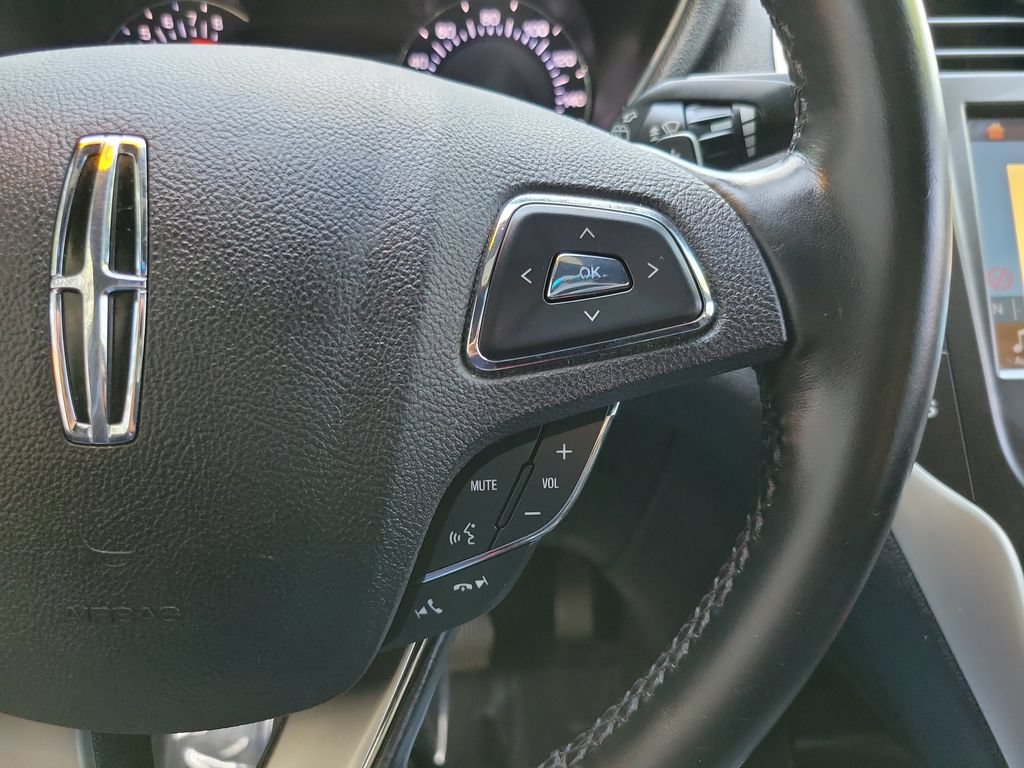 Used 2019 Lincoln MKC Select w/ Select Plus Package FWD image 21
