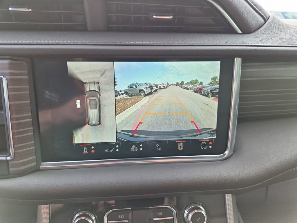 Used 2024 GMC Yukon Denali w/ Advanced Technology Package AWD/4WD image 31