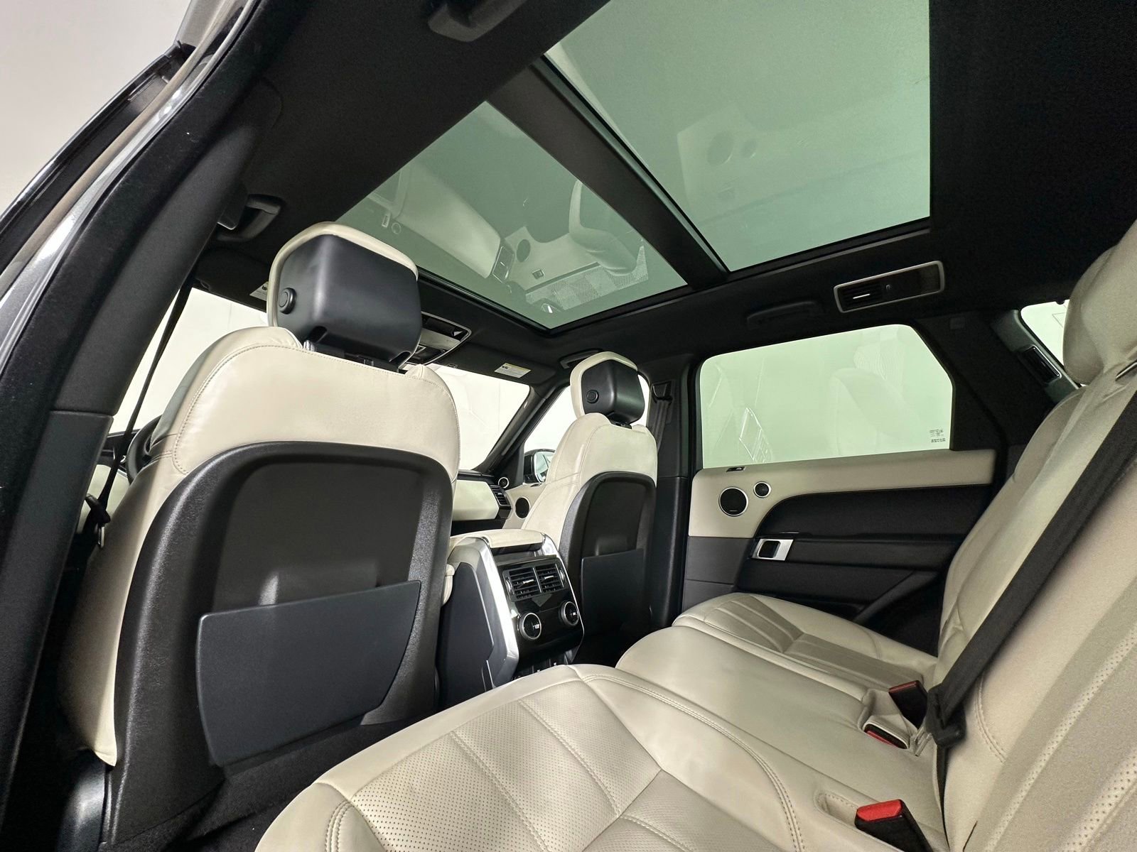 Used 2018 Land Rover Range Rover Sport HSE AWD/4WD image 21
