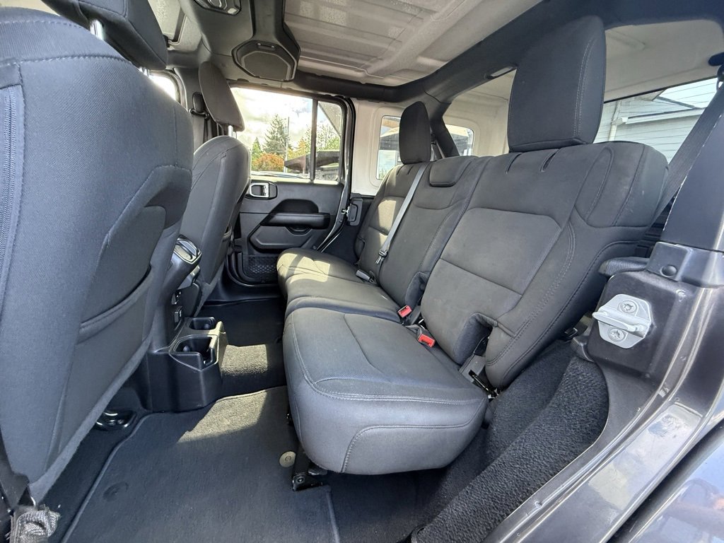 Used 2020 Jeep Wrangler Unlimited Sahara image 31