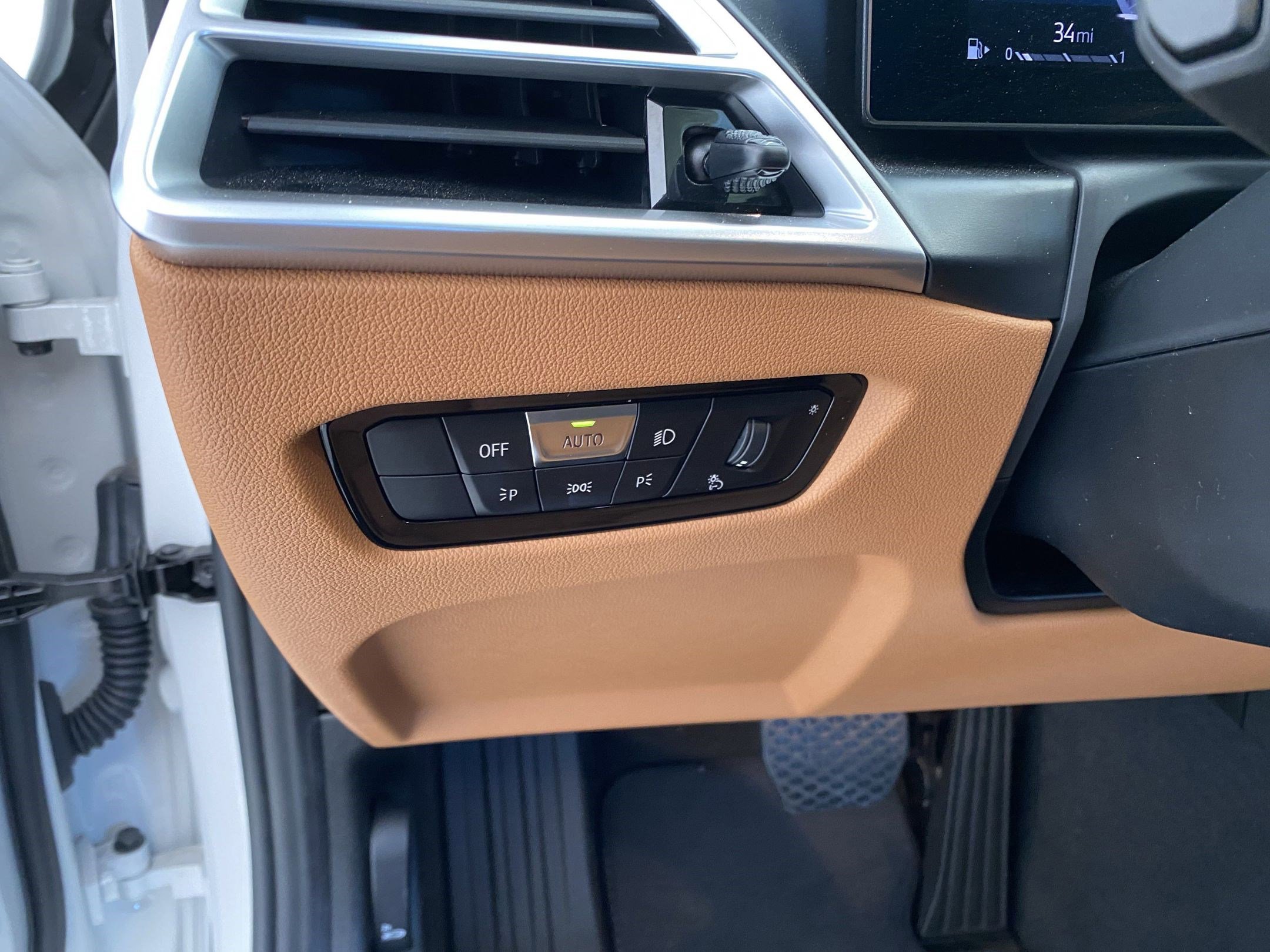 Used 2025 BMW 330i xDrive Sedan w/ Convenience Package image 18