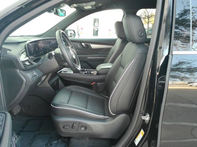 Used 2025 Buick Enclave Preferred image 16