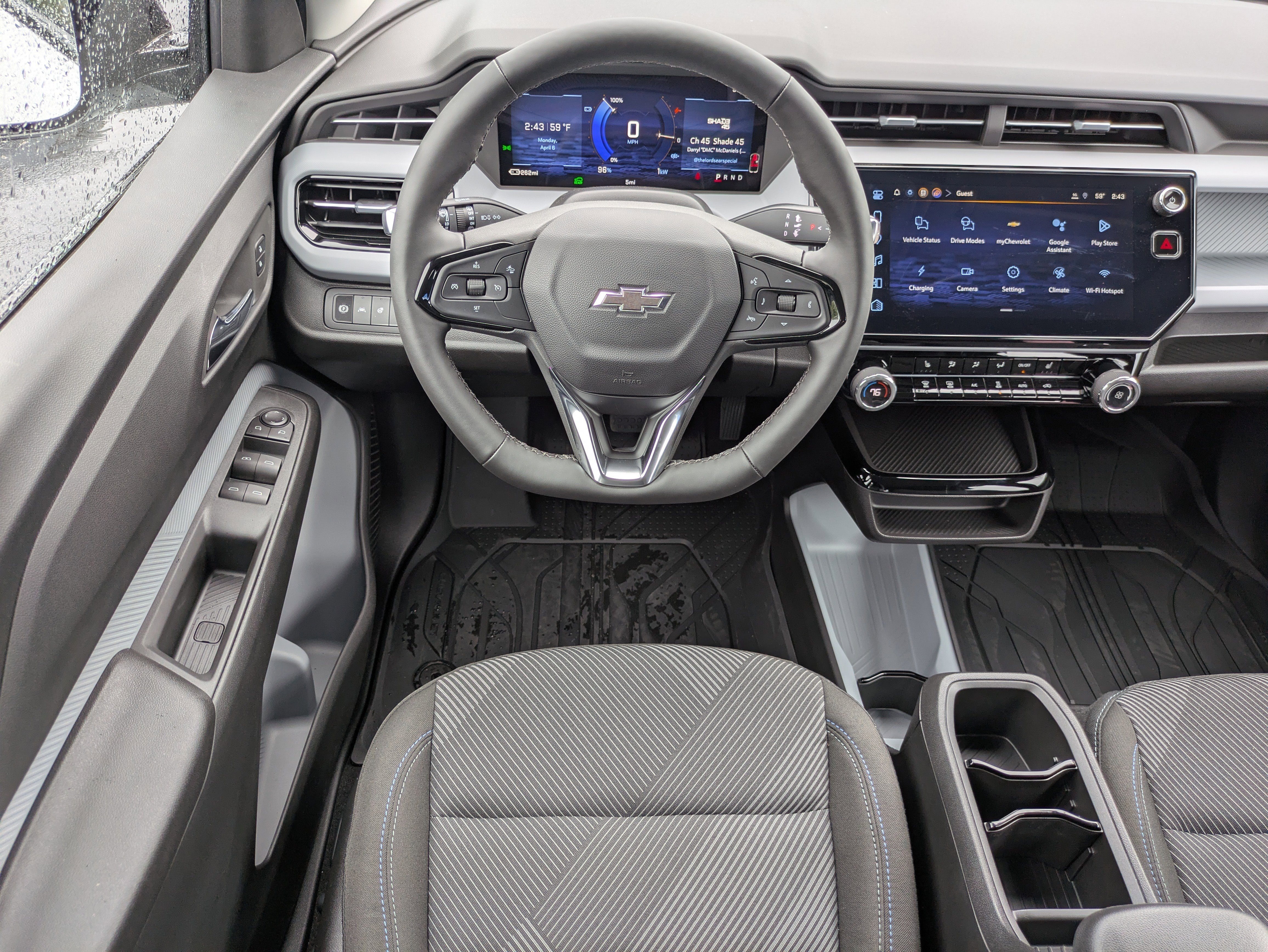 New 2027 Chevrolet Bolt LT w/ Comfort Package FWD image 4
