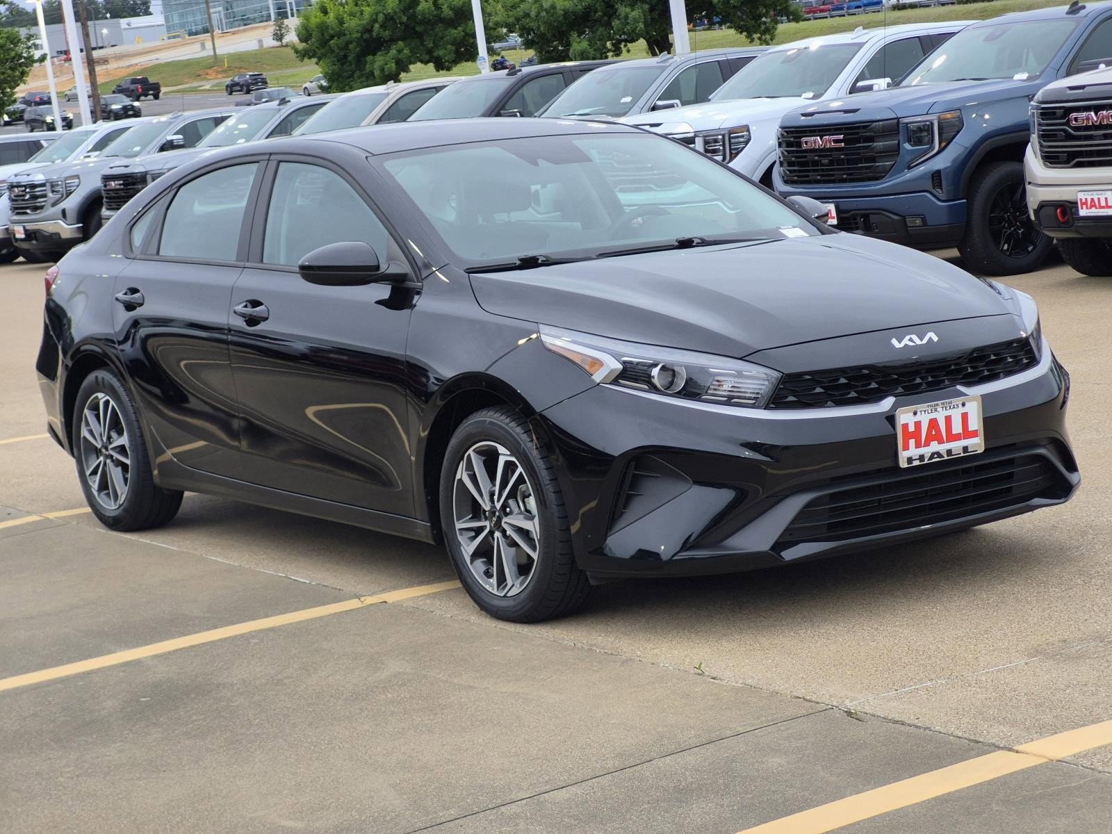 Used 2023 Kia Forte LXS FWD image 1