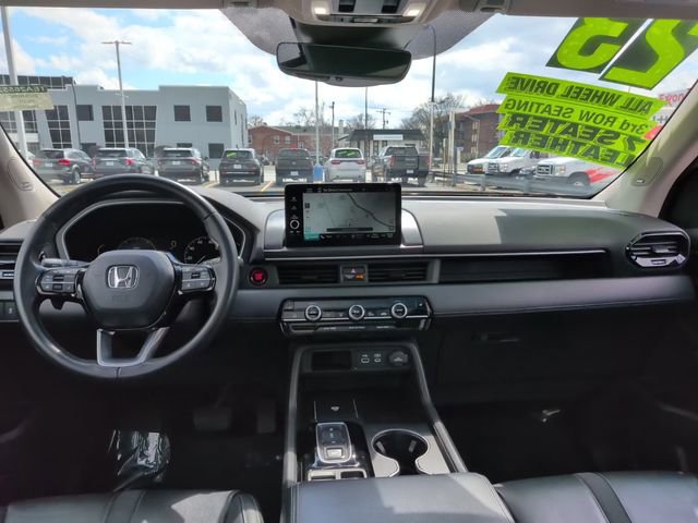 Used 2023 Honda Pilot Touring image 15